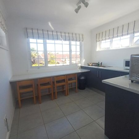 Millard Crescent Guest House Port Elizabeth Exteriör bild