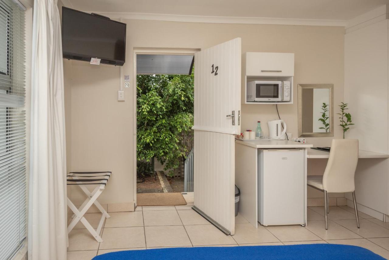 Millard Crescent Guest House Port Elizabeth Exteriör bild