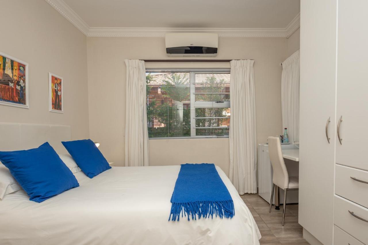 Millard Crescent Guest House Port Elizabeth Exteriör bild