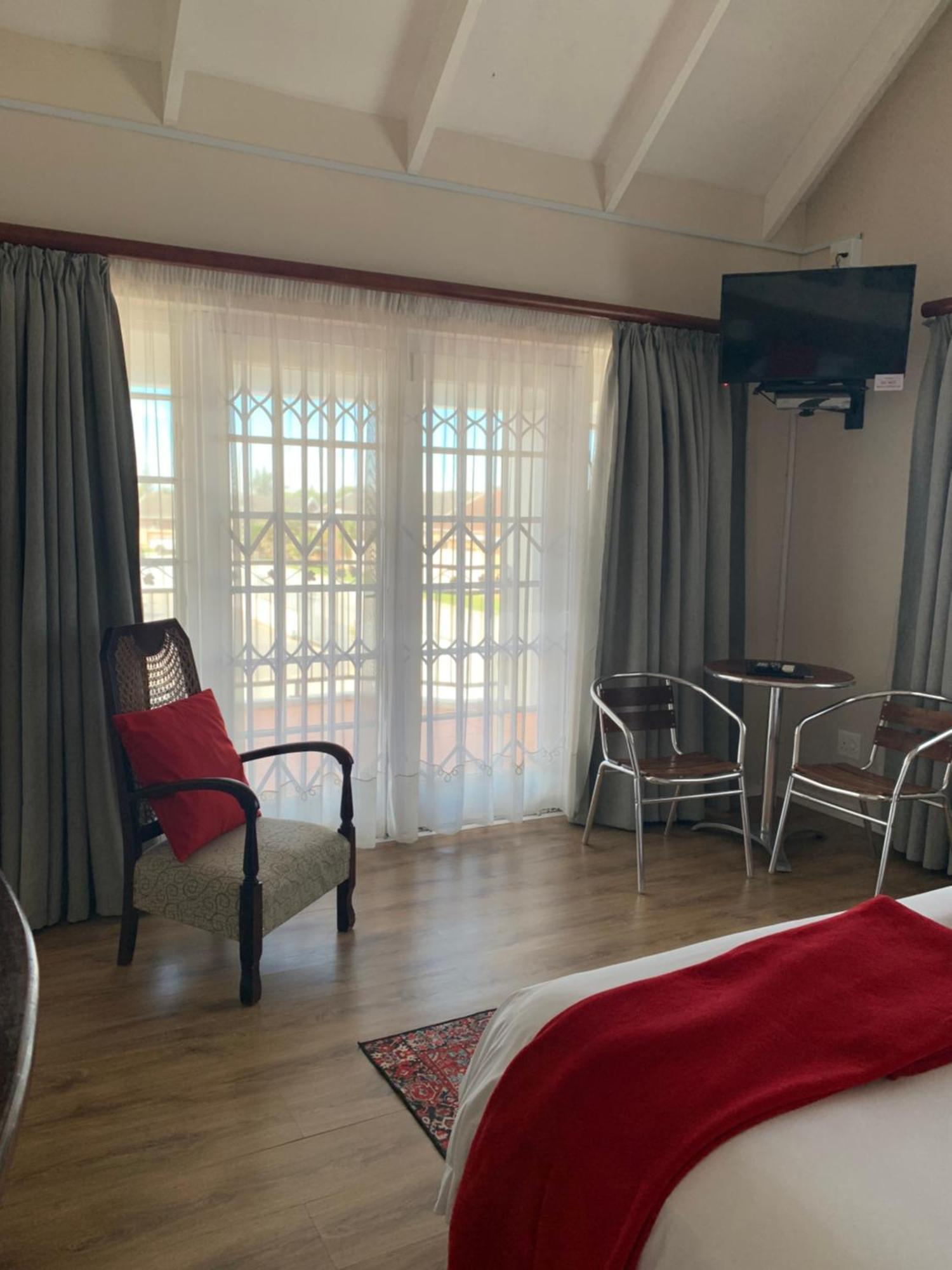 Millard Crescent Guest House Port Elizabeth Exteriör bild