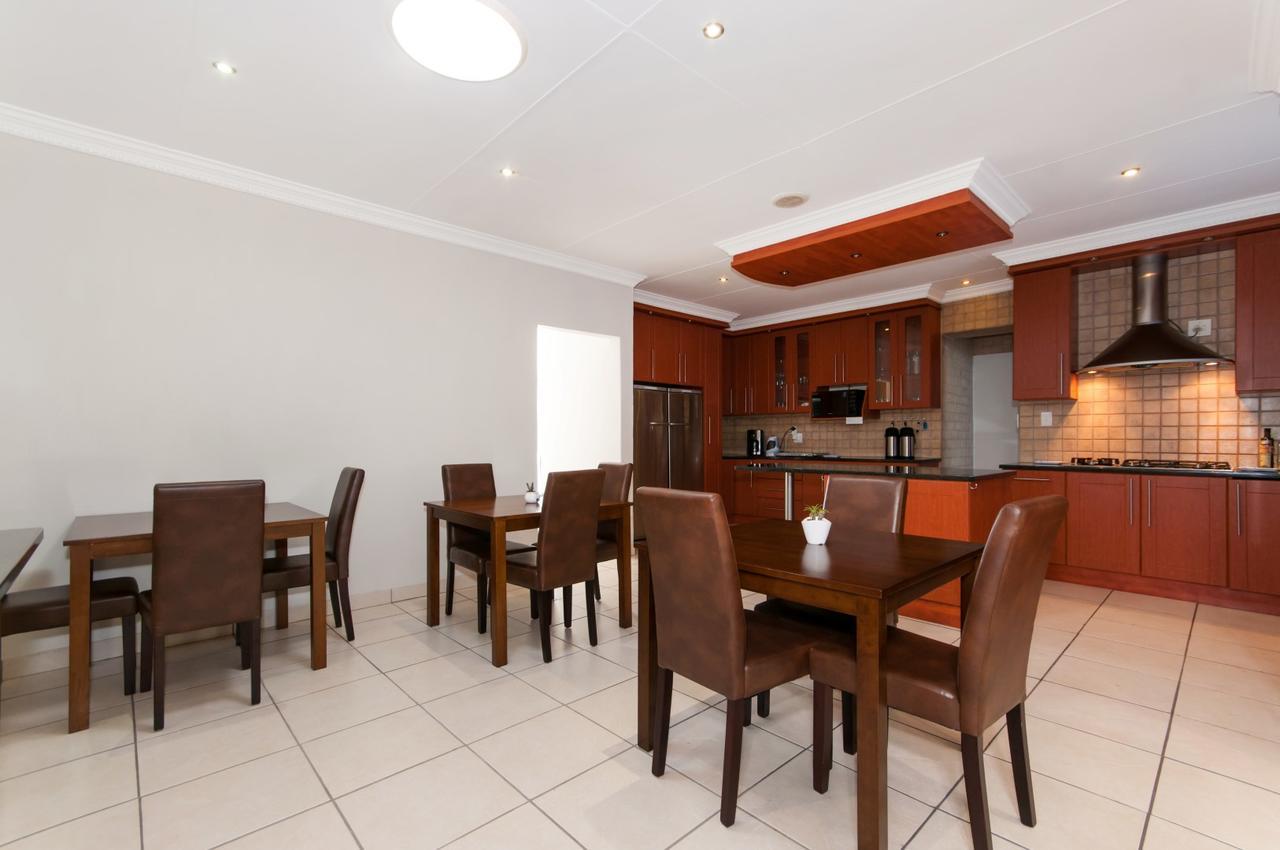 Millard Crescent Guest House Port Elizabeth Exteriör bild